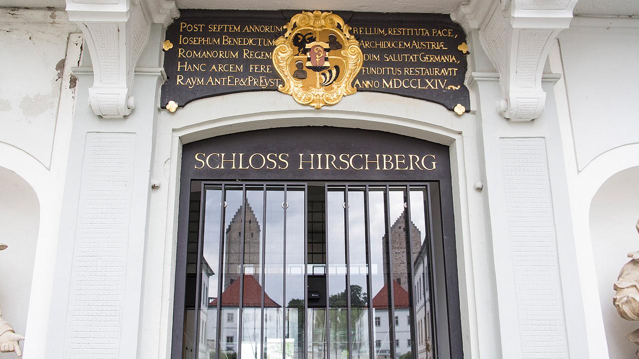 Eingang des Tagungshauses Schloss Hirschberg. Foto: Anika Taiber